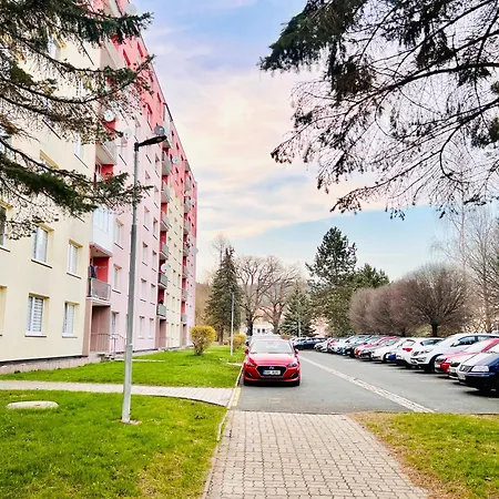 Domov Daleko Od Domova *