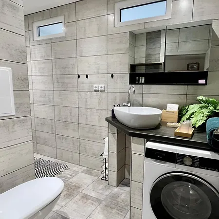 Domov Daleko Od Domova Apartment *