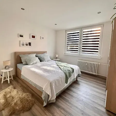 Domov Daleko Od Domova Apartment